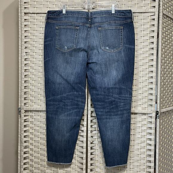 Maurices Skinny Ankle Jeans Women’s 34 Short Medium Wash Distress Raw Hem NEW - Picture 2 of 11